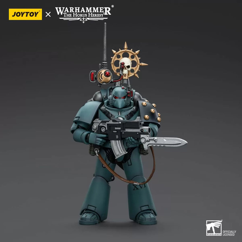 JoyToy Warhammer Collectibles: 1/18 Scale Sons of Horus MKVI Tactical Squad Legionary with Legion Vexilla