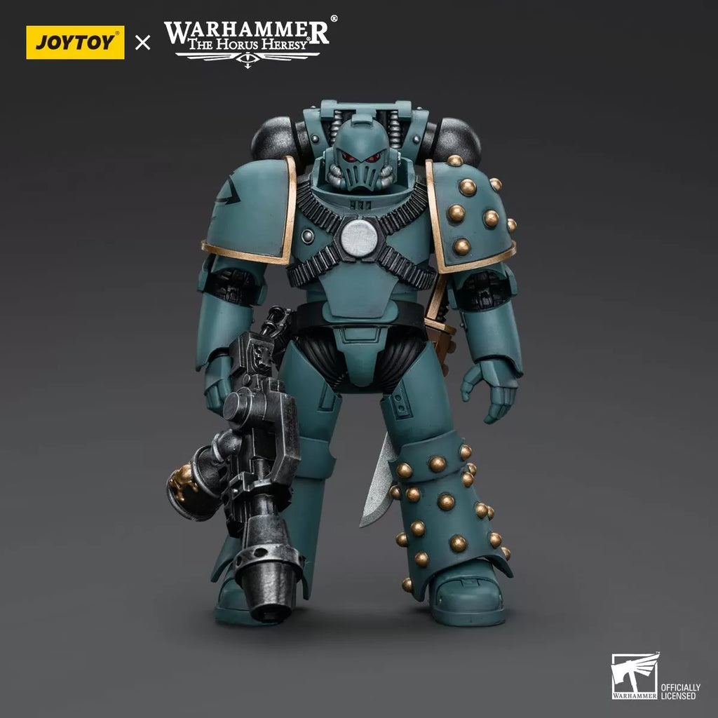 JoyToy Warhammer Collectibles: 1/18 Scale Sons of Horus MKIV Tactical Squad Legionary with Flamer