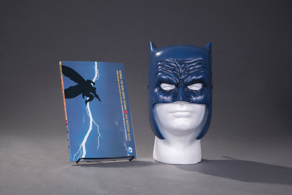 Batman The Dark Knight Returns Book & Mask Set